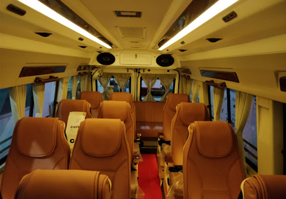 tempo travaller in udaipur